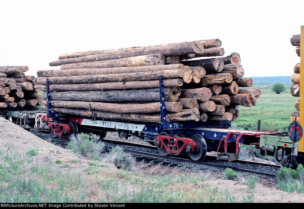 Weyerhaeuser R-W-B log car WTCX #76